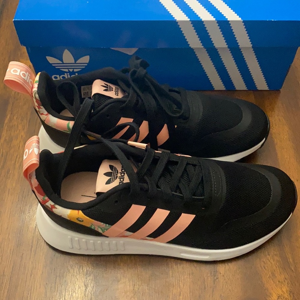 New girls adidas size 4.5 Y